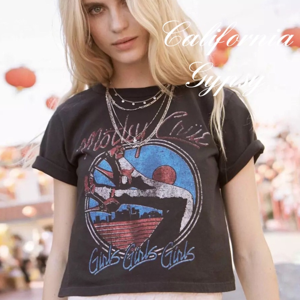 Motley Crue 80’s retro music vintage band T-shirt